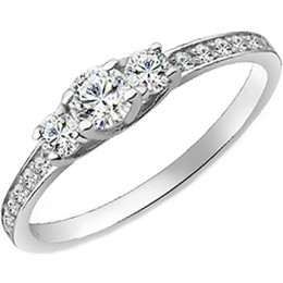 Серебряное женское кольцо с фианитами 17572