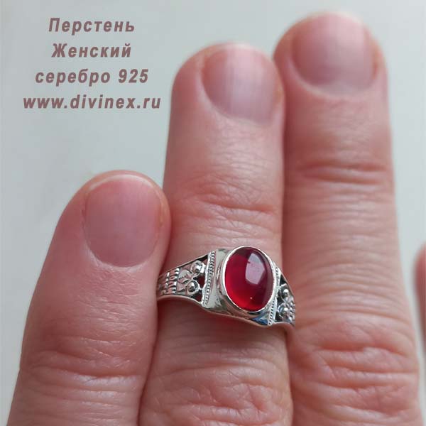 Серебряный перстень женский с молитвой Богородицы (красный фианит), арт. 28311