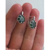Серебряные серьги с камнями зеленый фианит