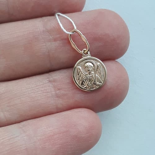 Золотая подвеска с Ангелом